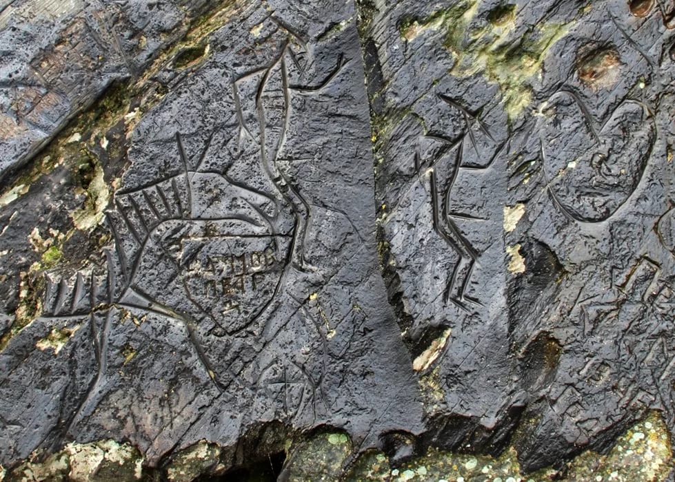 arheologiya_naskalnoe.jpg